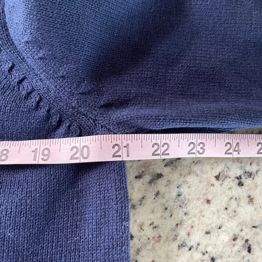 IZOD V-Neck Sweater Mens Medium Navy Blue Preppy Soft Touch Natural Stretch Knit